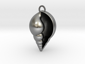 Lil shell pendant in Natural Silver