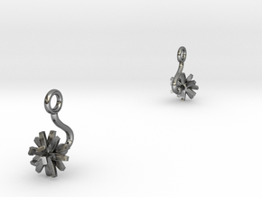 Earrings with one small flower of the Chicory in Polished Silver
