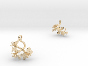 Earrings with three small flowers of the Radish in 14k Gold Plated Brass