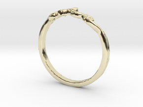 Love Ring in 9K Yellow Gold : 6 / 51.5