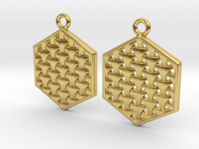Knitted triangles in hexa in Polished Brass