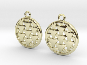 Knitted triangles in circle in 14k Gold Plated Brass