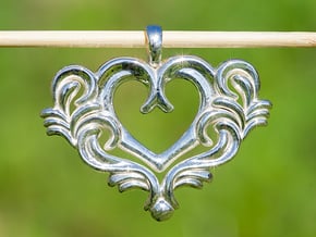 Swedish Dalarna Folk Art Kurbits Love Heart  in Polished Silver