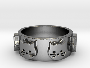 Ring of Seven Cats Ring Size 7 in Polished Silver