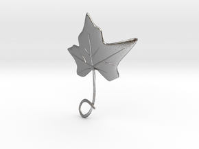 Ivy Leaf Necklace Ornament in Natural Silver