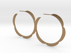 Flower hoop earrings in Natural Brass