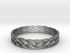 Hieno Delicate Celtic Knot Size 8 in Natural Silver