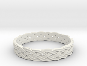 Hieno Delicate Celtic Knot Size 7 in White Natural Versatile Plastic