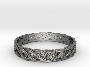 Hieno Delicate Celtic Knot Size 7 in Fine Detail Polished Silver