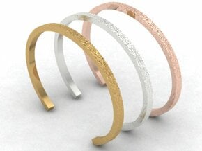 Hammered Bangle in 14K Yellow Gold