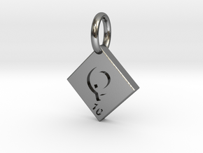 SCRABBLE TILE PENDANT Q  in Polished Silver