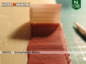 Steinpflaster-Walze (Reihenverband - N 1:160) in Gray Fine Detail Plastic