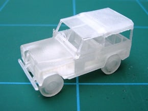 1:87 Land Rover in Tan Fine Detail Plastic