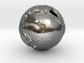 Globe Pendant in Polished Silver