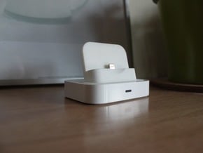 iPhone 5/5s/6 Lightning Adapter for Universal Dock in White Natural Versatile Plastic
