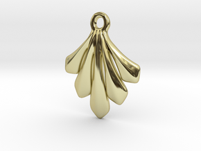 Leaf shaped pendant in 18K Gold Plated