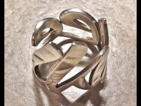 Kneel Ring in Polished Silver