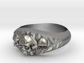 Cutaway Ring With Skulls Sz 9 in Natural Silver