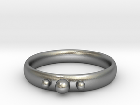 Ring with beads in Natural Silver
