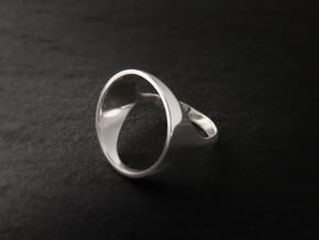 Circle Ring - Sz5 in Fine Detail Polished Silver