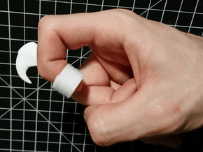 Wearable Cat Claw (Single Claw) in White Natural Versatile Plastic