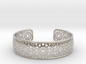 Open Flower Pattern Bracelet in Platinum