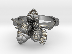 Wild Berry Ring - (Select a size) in Fine Detail Polished Silver