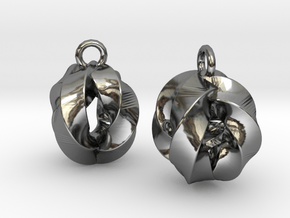 Crossing-Rings-EarRings in Fine Detail Polished Silver