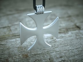 Crusader Cross Pendant  in Polished Silver