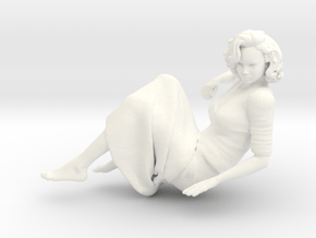 Lady sitting-009 scale 1/24 Passed in White Processed Versatile Plastic
