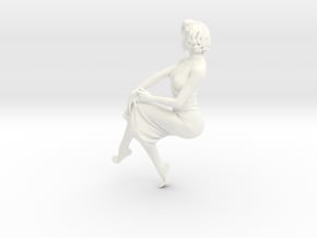 Lady sitting-024 scale 1/24 Passed in White Processed Versatile Plastic