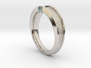 Detailed Ring in Rhodium Plated Brass