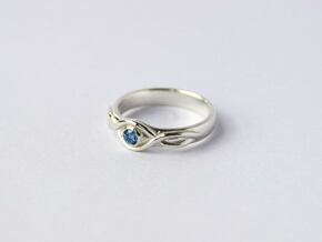 Ring with gemstone in Polished Silver
