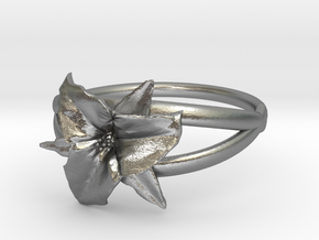 Trillium Ring in Natural Silver