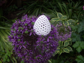 Dual GeodesicIcosahedron 8  Strawberry in White Natural Versatile Plastic