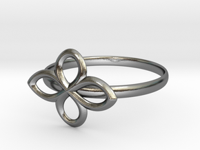 Flower Ring in Polished Silver