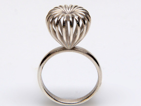 Infinite Love Ring Size 7 in Polished Silver