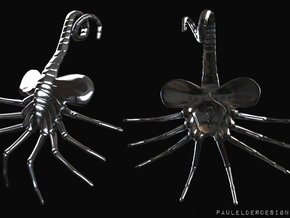 Facehugger Pendant in Polished Silver