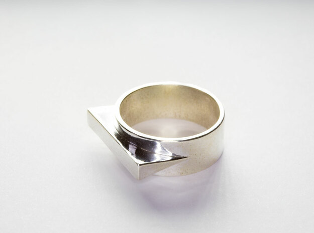 JetSet Triangle Ring in Polished Silver: 8 / 56.75