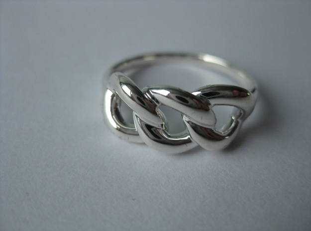 Ring of Beauty in Fine Detail Polished Silver