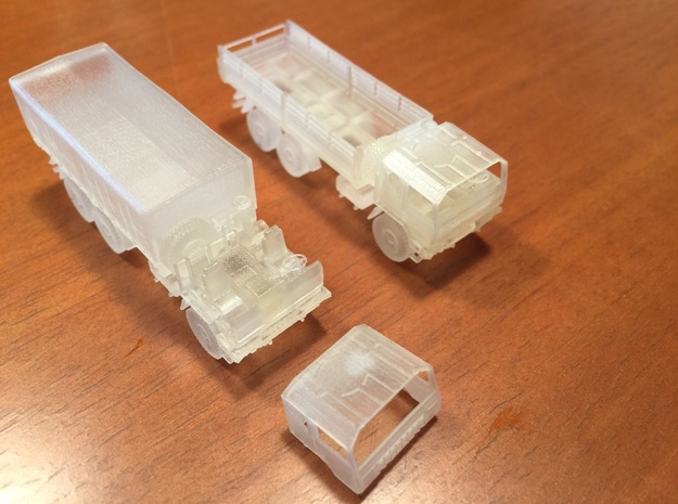 IVECO M-250 40W-N Caja in Clear Ultra Fine Detail Plastic