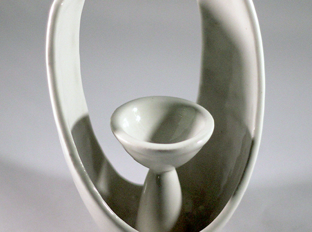 Modern Oval Tealight Holder in White Natural Versatile Plastic