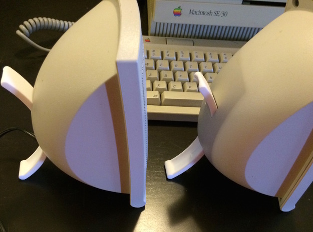 AppleDesign Powered Speakers II - replacement legs in White Natural Versatile Plastic