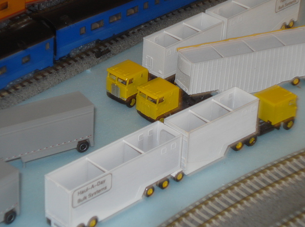 N scale 1/160 Woodchip B-train trailer in Smooth Fine Detail Plastic