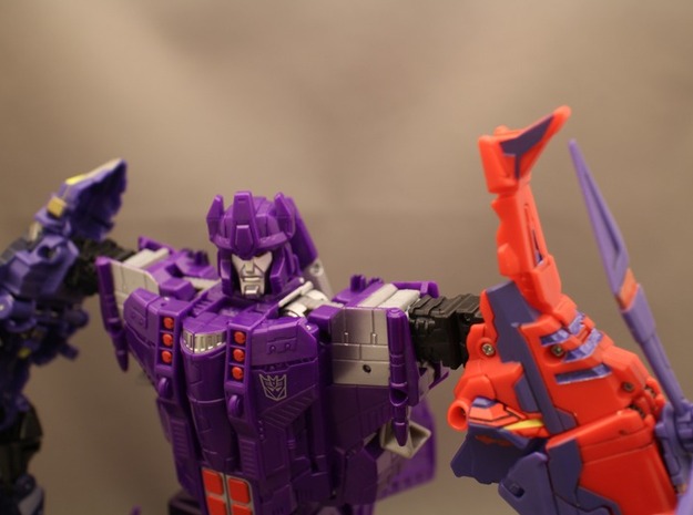 Combiner Wars and FOC BRUTICUS male convert joint