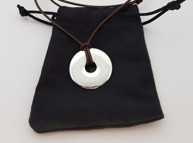 Disc pendant in Polished Silver