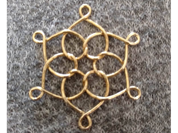 6 Hearts Snowflake 1.4" in Natural Brass