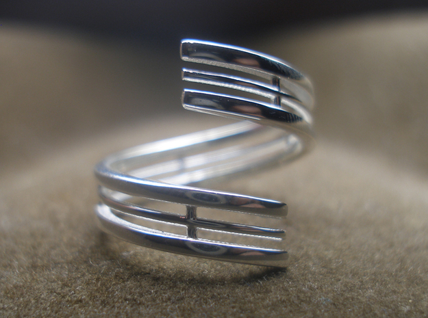  Bar And Center Wire Ring Size 10 in Polished Silver