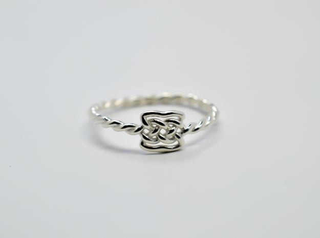 Celtic Ring - Size 7 in Polished Silver