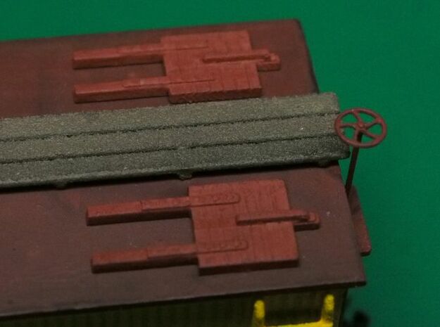HO scale Reefer Hatches (closed) x8 in Tan Fine Detail Plastic